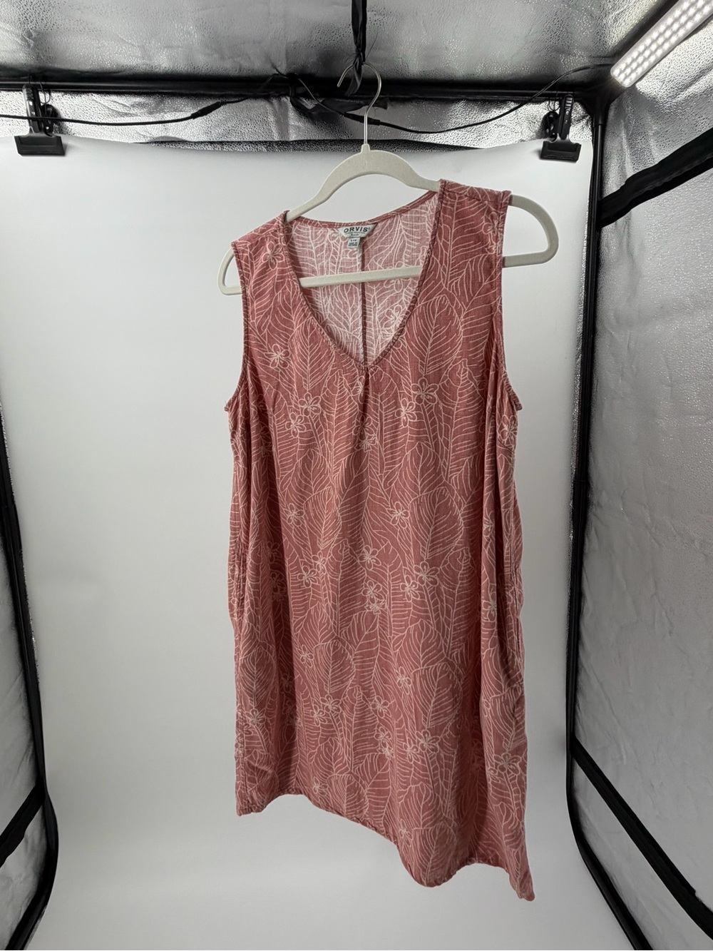 Orvis Pink Rose Leaf-Print V-Neck‎ Dress